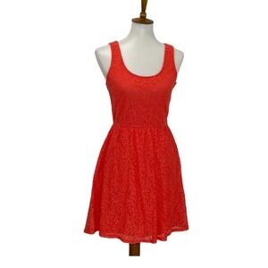 City Triangles Elegant Lace Dress Size L